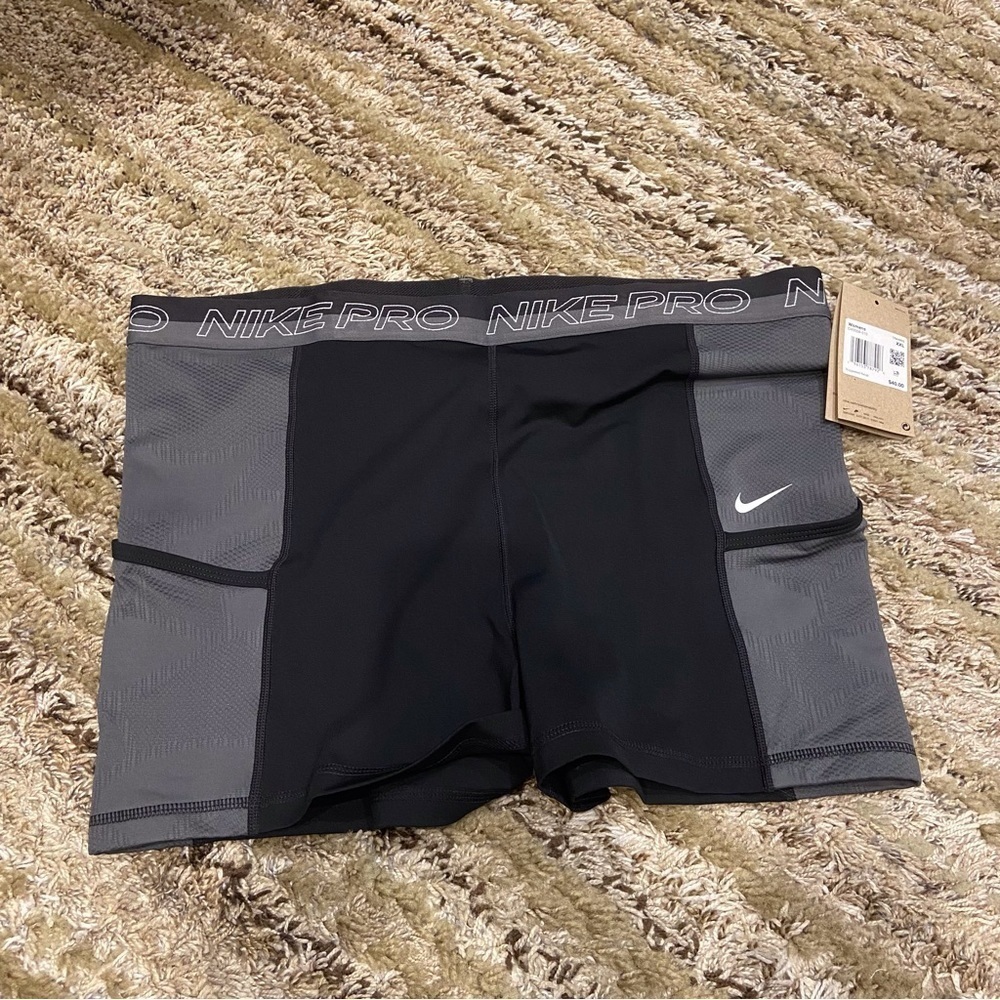 NWT Nike Pro XXL‎ Bike Shorts High Rise 3” Length Black Gray Pockets